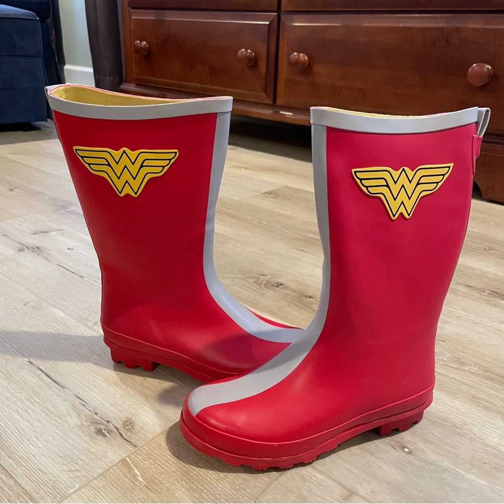 Wonder Woman Superhero Classic Tall Western Chief Rain Boots Red Girls Size 4